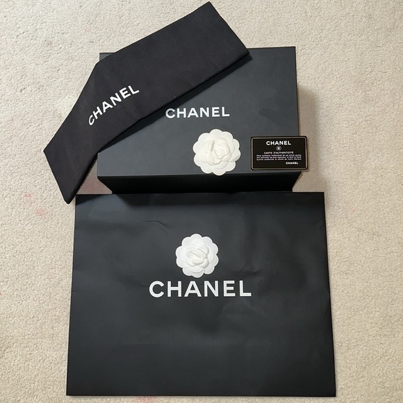 Chanel (old medium) caviar boy bag - Picture 11 of 11
